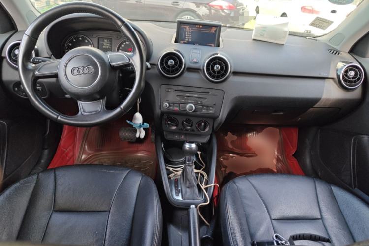 Used Audi A1 2013 30 TFSI Sportback Urban Center Console