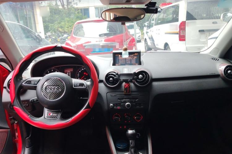 Used Audi A1 2013 30 TFSI Sportback Ego Center Console