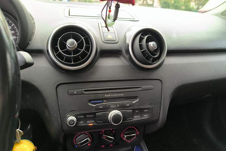Used Audi A1 2013 30 TFSI Sportback Ego Audio And AC Panel
