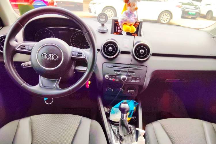 Used Audi A1 2013 30 TFSI Sportback Ego Center Console