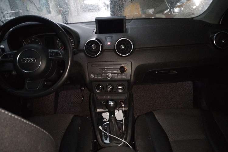 Used Audi A1 2013 30 TFSI Sportback Ego Center Console