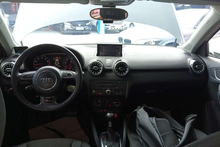 Used Audi A1 2013 30 TFSI Sportback Ego Center Console
