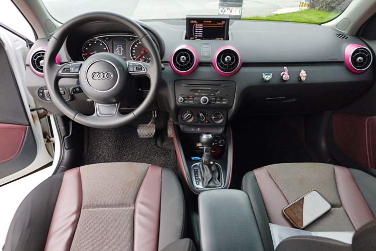 Used Audi A1 2013 30 TFSI Sportback Ego Center Console