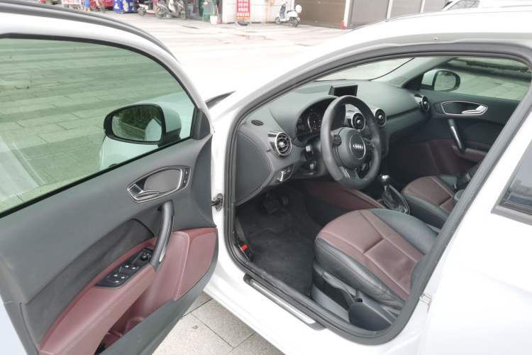 Used Audi A1 2013 30 TFSI Sportback Ego plus Driver Seat