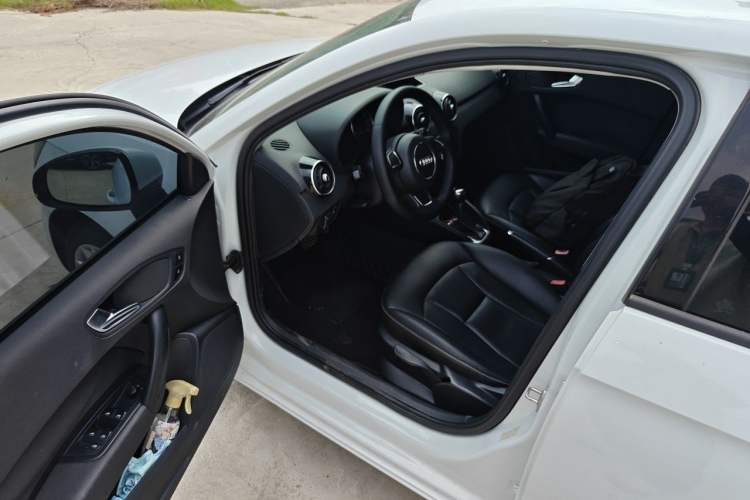 Used Audi A1 2013 30 TFSI Sportback Urban Driver Seat