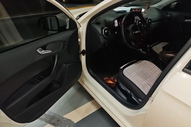 Used Audi A1 2013 30 TFSI Sportback Urban Driver Seat