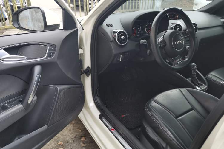 Used Audi A1 2013 30 TFSI Sportback Ego Driver Seat