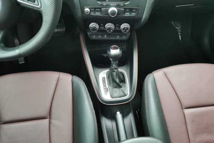 Used Audi A1 2013 30 TFSI Sportback Ego plus Gear Lever