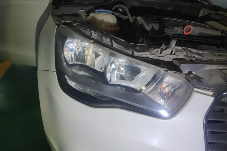 Used Audi A1 2013 30 TFSI Sportback Ego Right Front Headlight