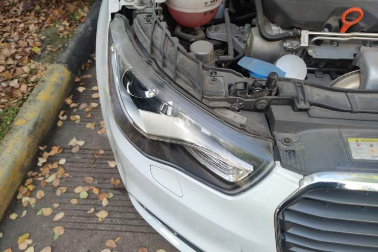 Used Audi A1 2013 30 TFSI Sportback Ego plus Right Front Headlight