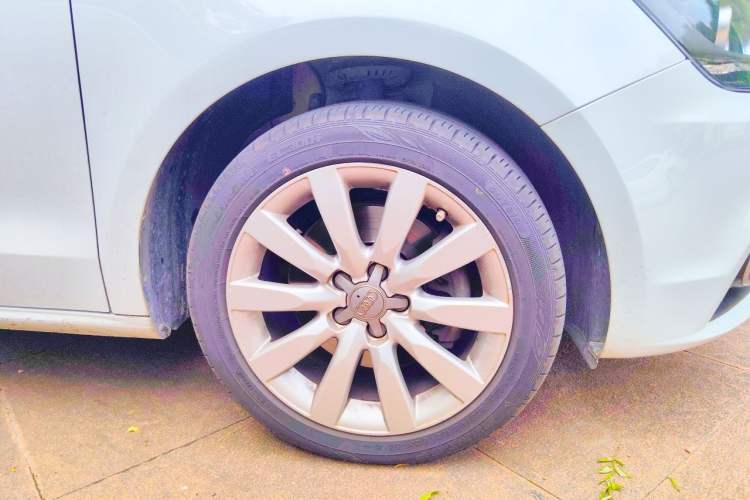 Used Audi A1 2013 30 TFSI Sportback Ego Right Front Wheel Hub