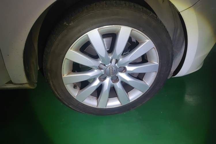 Used Audi A1 2013 30 TFSI Sportback Ego Right Front Wheel Hub