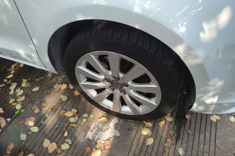 Used Audi A1 2013 30 TFSI Sportback Ego plus Right Front Wheel Hub