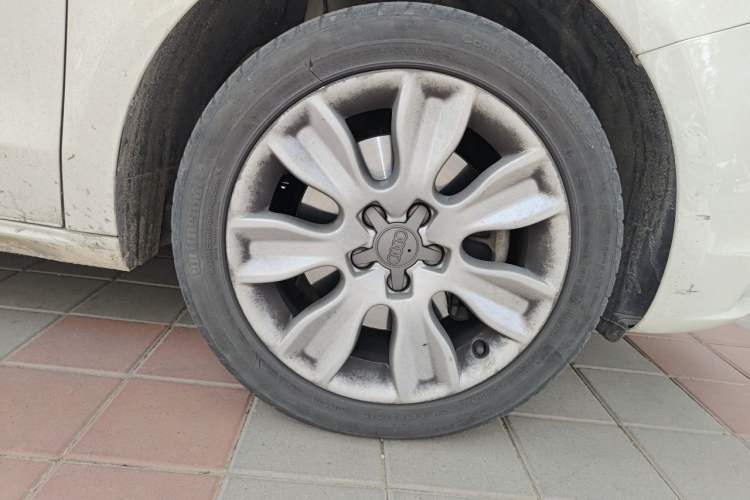 Used Audi A1 2013 30 TFSI Sportback Urban Right Front Wheel Hub