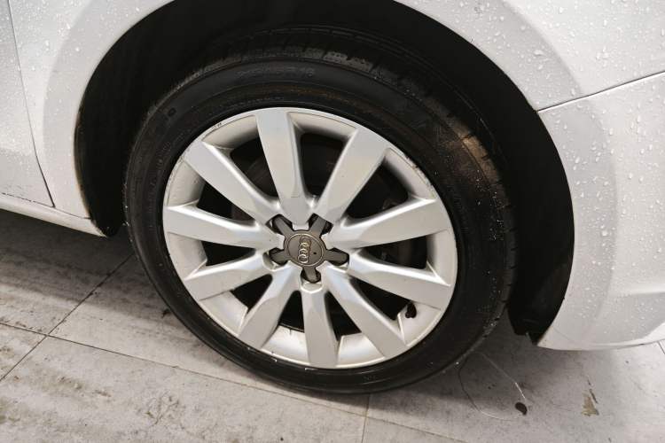 Used Audi A1 2013 30 TFSI Sportback Ego Right Front Wheel Hub