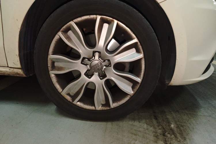 Used Audi A1 2013 30 TFSI Sportback Urban Right Front Wheel Hub