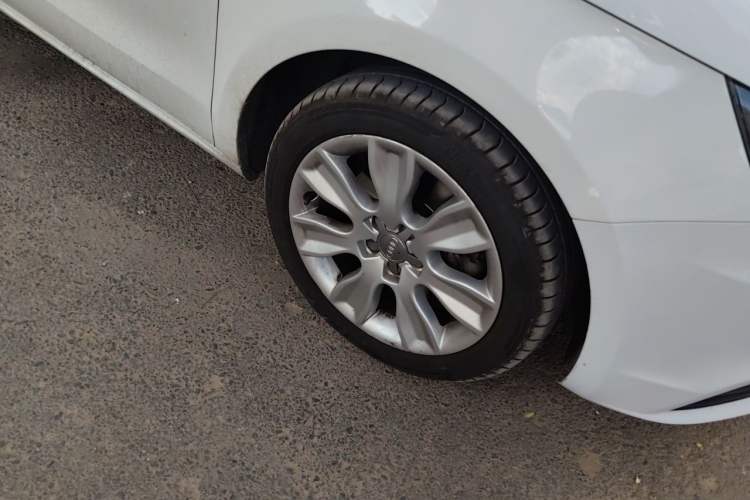 Used Audi A1 2013 30 TFSI Sportback Urban Right Front Wheel Hub
