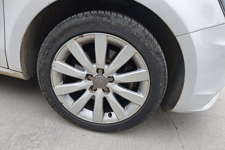 Used Audi A1 2013 30 TFSI Sportback Ego Right Front Wheel Hub