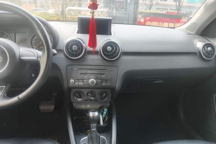 Used Audi A1 2013 30 TFSI Sportback Urban Audio And AC Panel