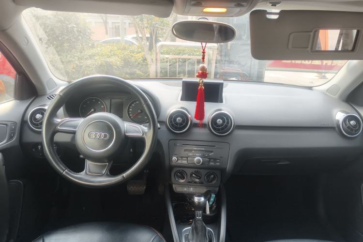 Used Audi A1 2013 30 TFSI Sportback Urban Center Console