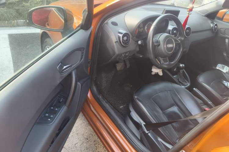 Used Audi A1 2013 30 TFSI Sportback Urban Driver Seat