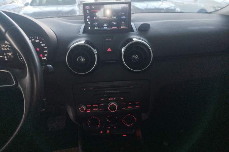 Used Audi A1 2014 30 TFSI Sportback Fashion Model Audio And AC Panel