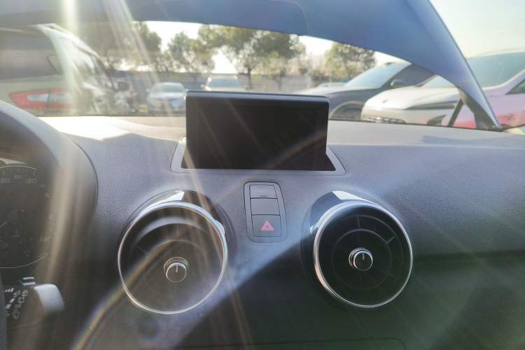 Used Audi A1 2014 30 TFSI Comfort Model Audio And AC Panel