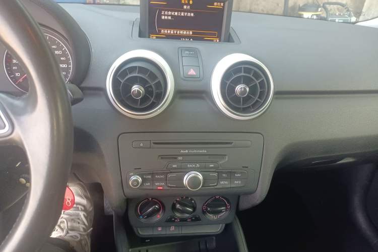Used Audi A1 2014 30 TFSI Fashion Model Audio And AC Panel