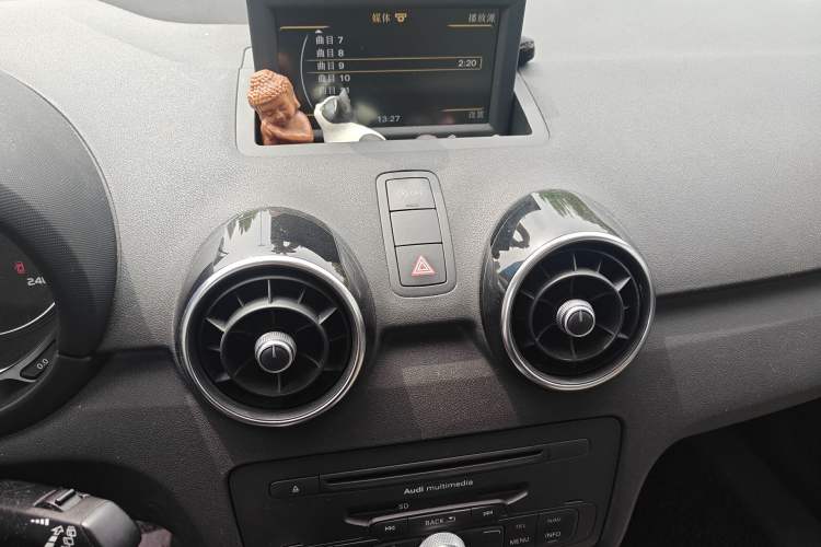 Used Audi A1 2014 30 TFSI Fashion Model Audio And AC Panel