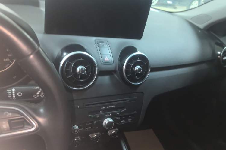 Used Audi A1 2014 30 TFSI Sportback Comfort Model Audio And AC Panel