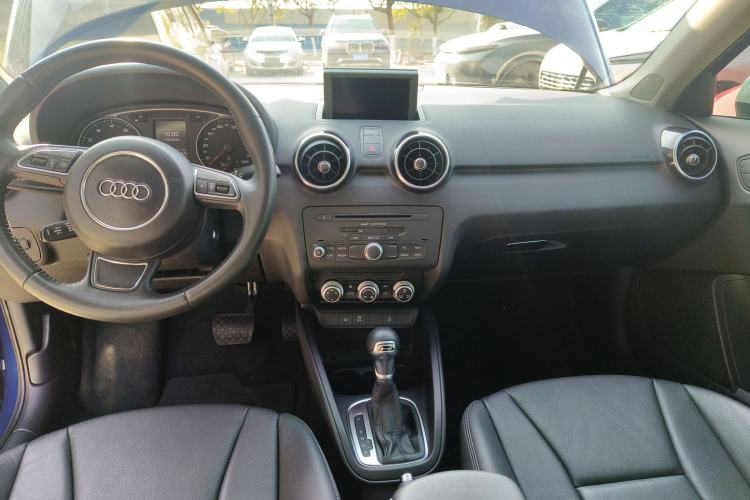 Used Audi A1 2014 30 TFSI Comfort Model Center Console