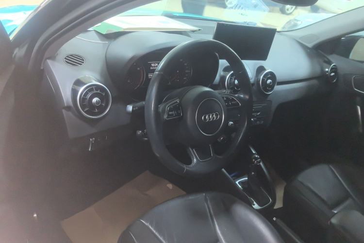 Used Audi A1 2014 30 TFSI Sportback Comfort Model Center Console