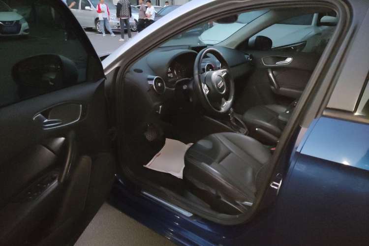 Used Audi A1 2014 30 TFSI Sportback Comfort Model Driver Seat
