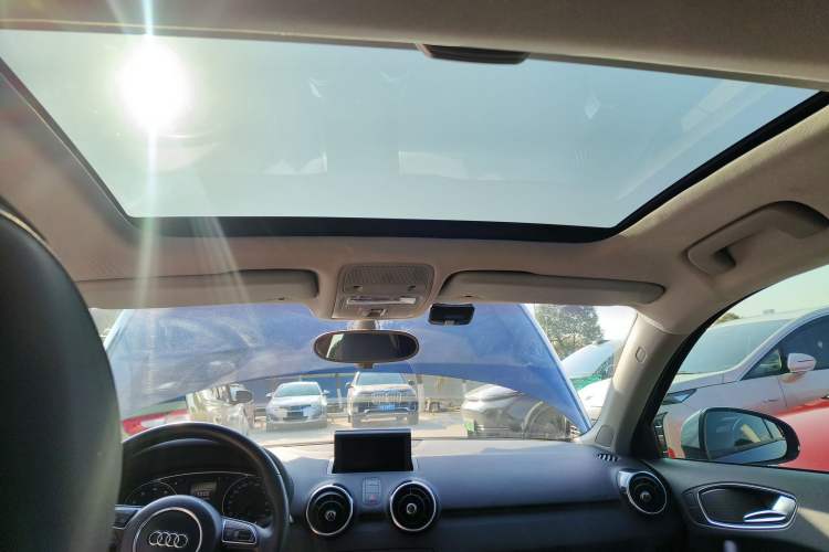 Used Audi A1 2014 30 TFSI Comfort Model Headliner