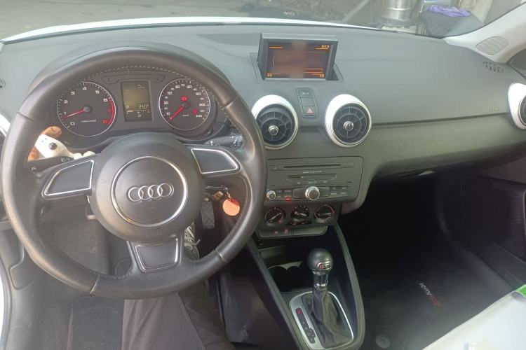 Used Audi A1 2014 30 TFSI Fashion Model Interior 2