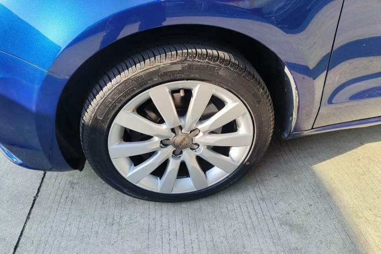Used Audi A1 2014 30 TFSI Comfort Model Left Front Wheel Hub