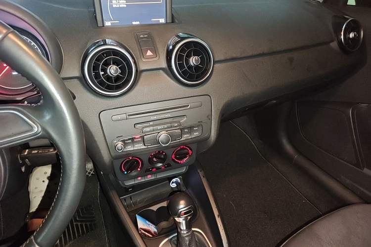 Used Audi A1 2014 30 TFSI Fashion Model Audio And AC Panel