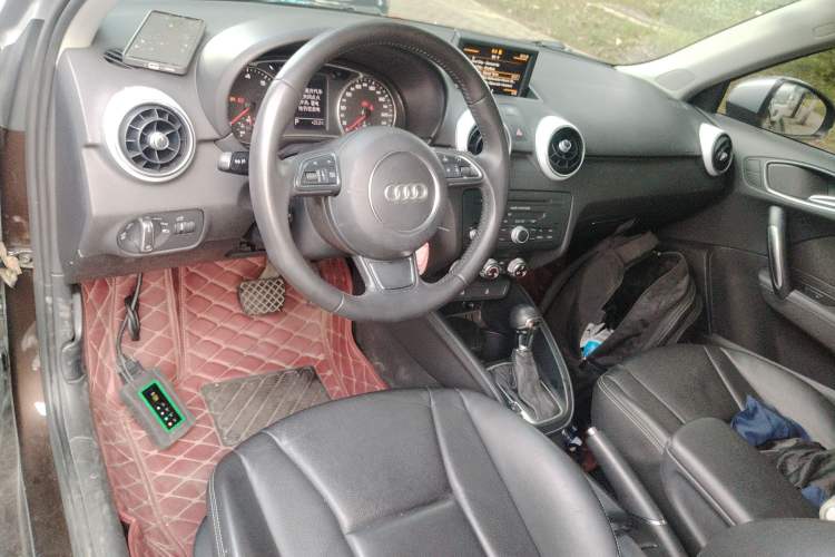 Used Audi A1 2014 30 TFSI Comfort Model Center Console