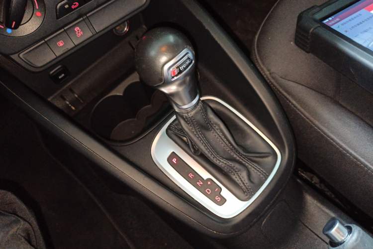 Used Audi A1 2014 30 TFSI Sportback Technology Model Gear Lever