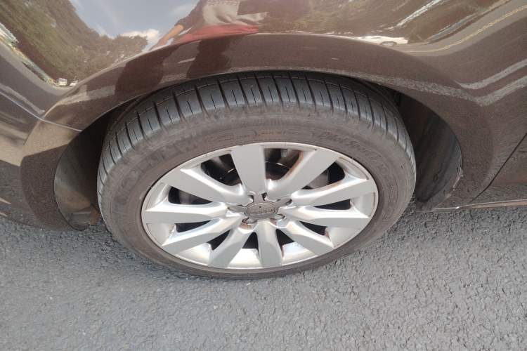 Used Audi A1 2014 30 TFSI Comfort Model Left Front Wheel Hub