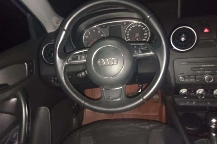 Used Audi A1 2014 30 TFSI Sportback Comfort Model Steering Wheel