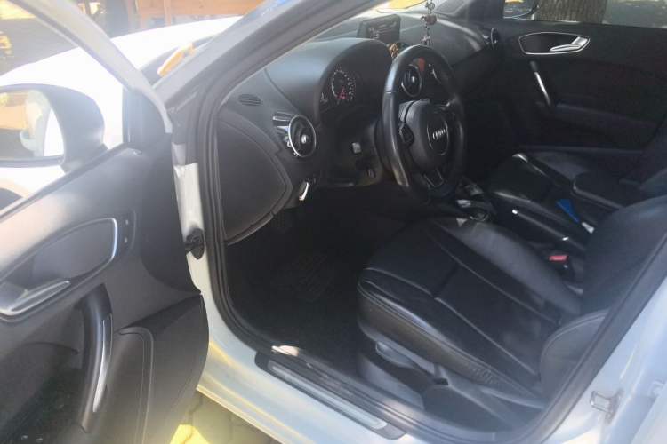 Used Audi A1 2014 30 TFSI Sportback Comfort Model Driver Seat