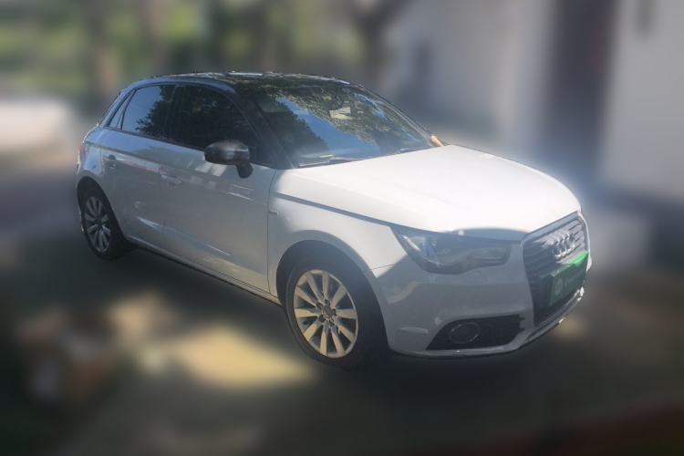 Used Audi A1 2014 30 TFSI Sportback Comfort Model Front Right 45 Deg
