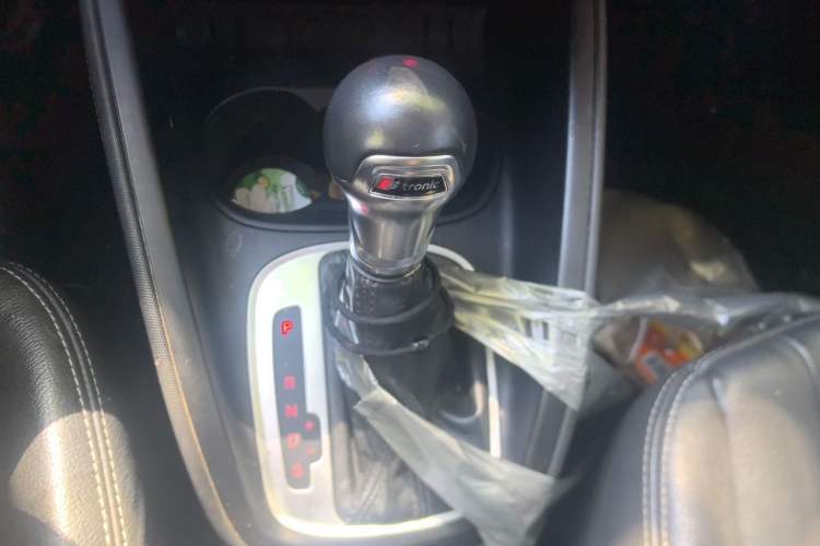 Used Audi A1 2014 30 TFSI Sportback Comfort Model Gear Lever