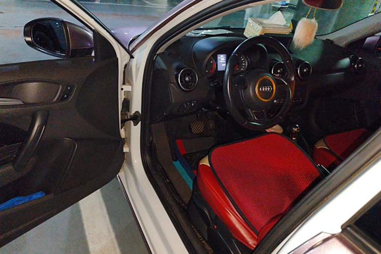 Used Audi A1 2014 30 TFSI Sportback Fashion Model Driver Seat