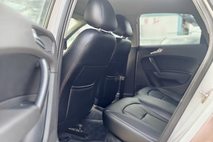 Used Audi A1 2014 30 TFSI Sportback Fashion Model Interior 4