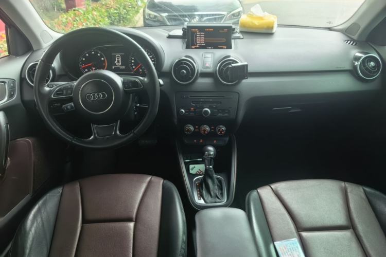 Used Audi A1 2014 30 TFSI Sportback Comfort Model Center Console