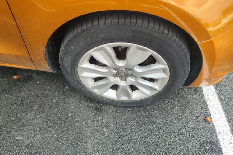 Used Audi A1 2014 30 TFSI Sportback Fashion Model Right Front Wheel Hub