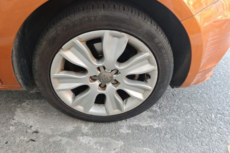 Used Audi A1 2014 30 TFSI Fashion Model Right Front Wheel Hub