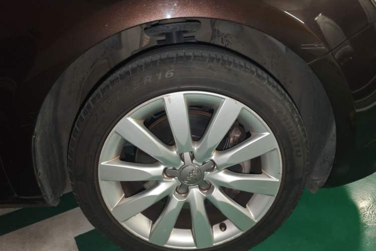 Used Audi A1 2014 30 TFSI Sportback Comfort Model Right Front Wheel Hub